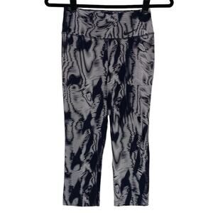 Nike Dri Fit Black + White Legendary Waves Training Reflective Crops XS